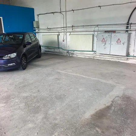 Parcare Privata Doar Pentru Autoturisme Campsite Brasov